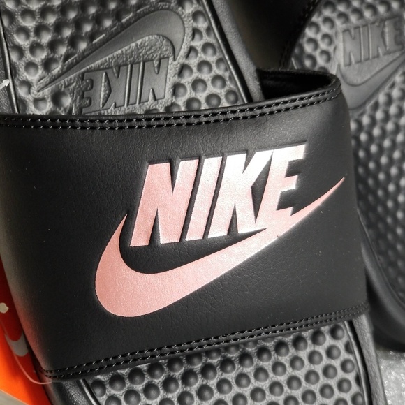 NEW Nike Benassi Sildes - Picture 2 of 4